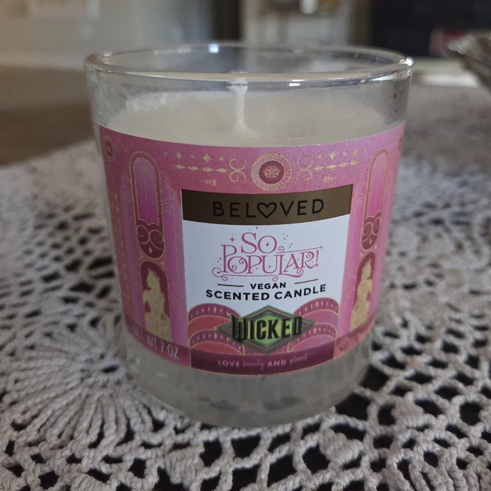 Beloved Wicked So Popular 1 Wick Vegan Scented Candle Glinda 7 OZ‎